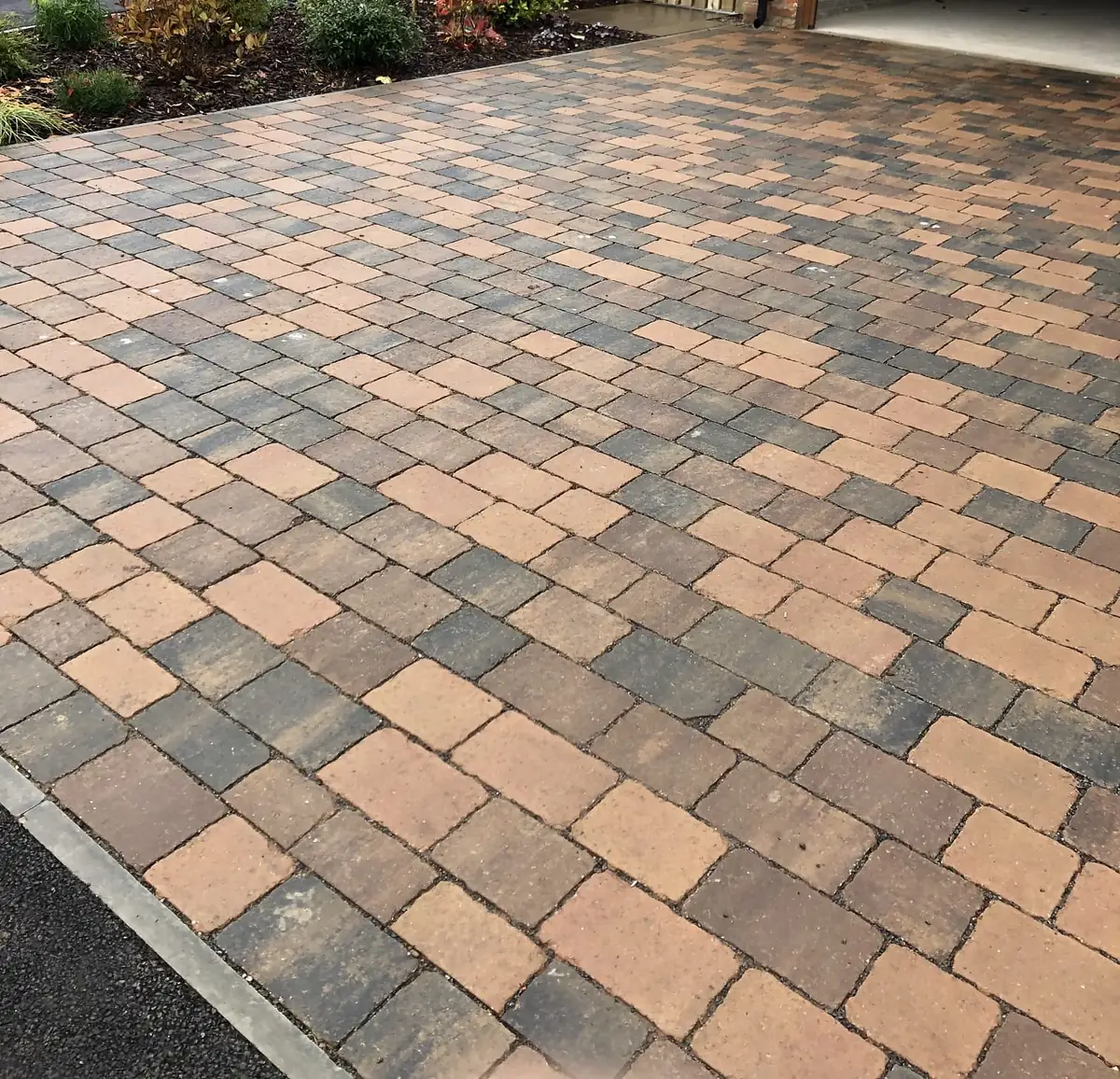 Block paved driveway in mixed brindle tones