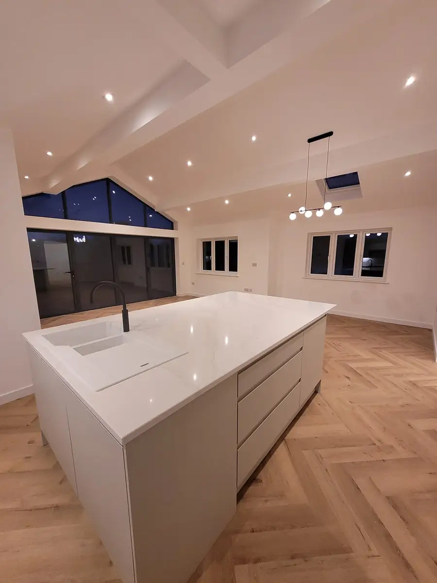Kitchen island under the vaulted ceiling at Mallorie Court
